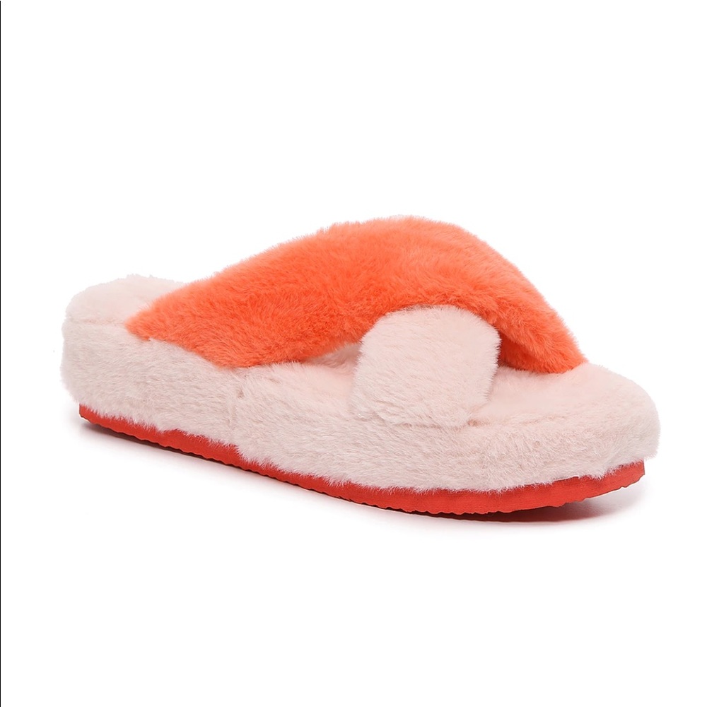 NWT Fluffy Criss Cross Slippers
